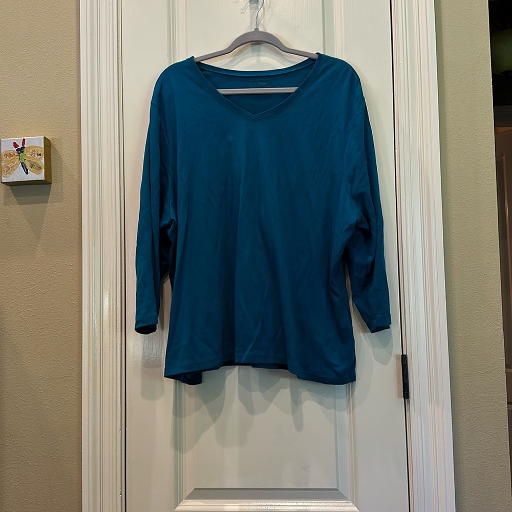 L.L. Bean 3/4 sleeve women’s v-neck t-shirt